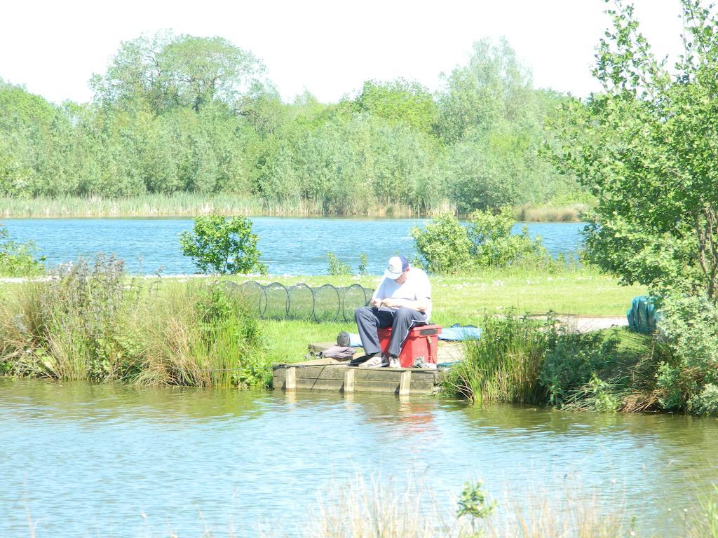 Lake Pochard Holiday Lodges South Cerney Zimmer foto